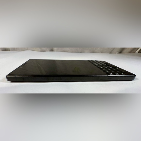 BlackBerry Key2 - Picture 4 of 6